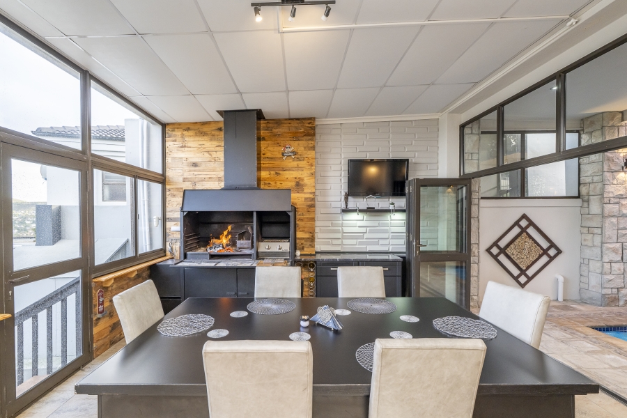 4 Bedroom Property for Sale in Van Riebeeckshof Western Cape